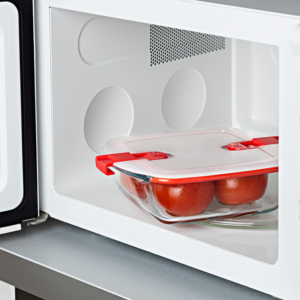 211ph00_cook-_-heat_square-dish-with-lid_in-situation_hd12-2